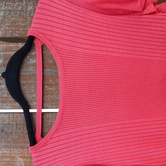 The Limited Pink Top - Size Medium - Picture 4 of 11